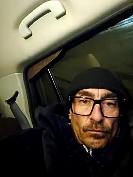 Snapshot of Pumpndeep chatting on November 28, 2025, 10:29 am Pumpndeep online show from November 28, 2025, 10:29 am