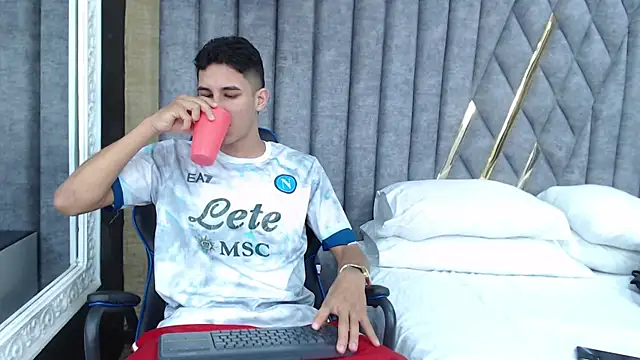 Snapshot of JakeMoxley chatting on January 30, 2025, 1:42 pm JakeMoxley online show from January 30, 2025, 1:42 pm