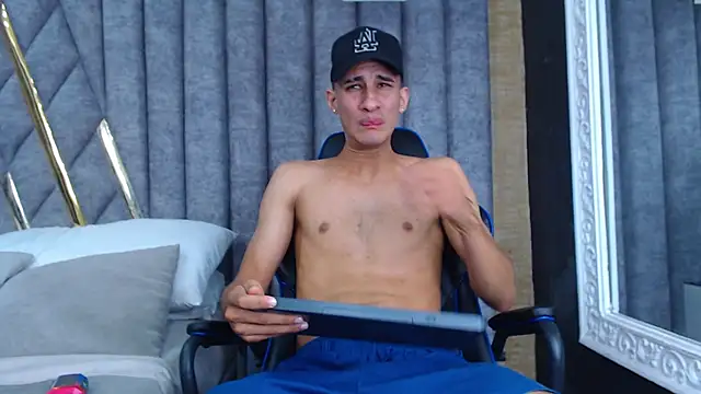 Snapshot of JakeMoxley chatting on March 10, 2025, 9:43 am JakeMoxley online show from March 10, 2025, 9:43 am