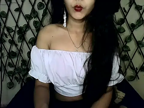 Snapshot of SUZY_FROMUS chatting on March 19, 2025, 10:53 pm SUZY FROMUS online show from March 19, 2025, 10:53 pm