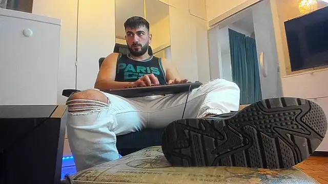 Snapshot of welcometo_hell chatting on October 19, 2025, 8:09 pm welcometo hell online show from October 19, 2025, 8:09 pm