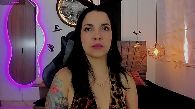 tatiana sc online show from October 15, 2025, 1:22 pm