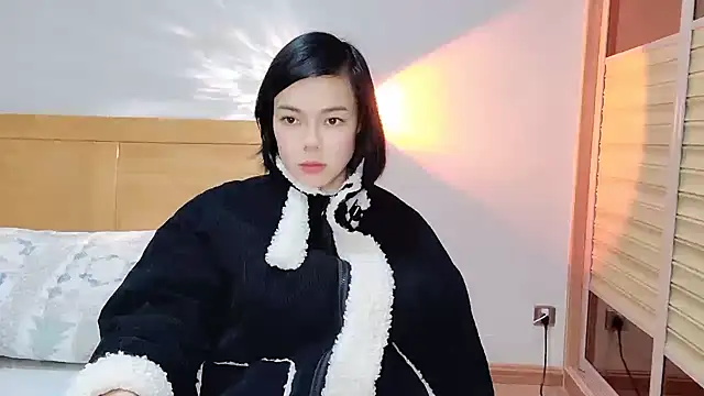 Linda-LL online show from February 7, 2025, 1:58 am