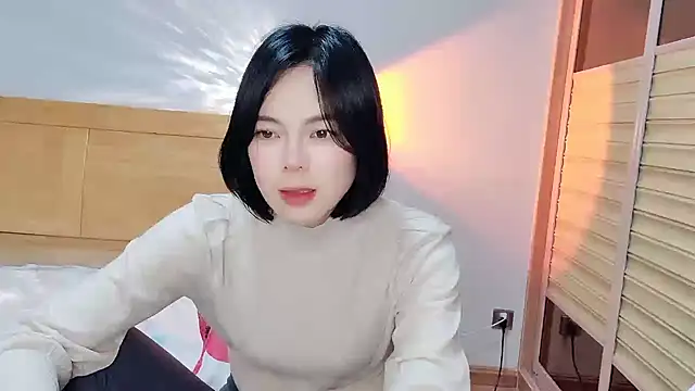 Linda-LL online show from February 10, 2025, 12:39 pm