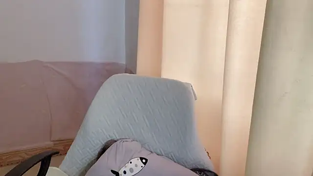 Linda-LL online show from October 4, 2025, 7:17 am