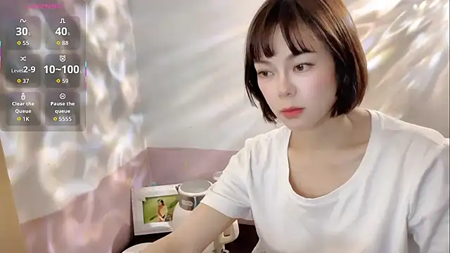 Linda-LL online show from October 20, 2025, 6:03 am