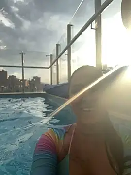 paisitahot1975 online show from January 8, 2025, 3:50 pm