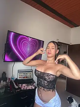 paisitahot1975 online show from March 22, 2025, 3:42 pm