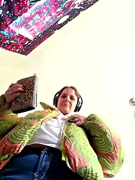 thatonespicychick online show from October 29, 2025, 2:52 pm