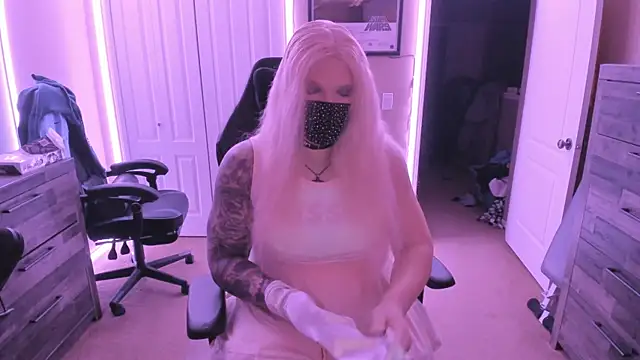 Snapshot of Sissydream123 chatting on December 10, 2024, 6:01 am Sissydream123 online show from December 10, 2024, 6:01 am