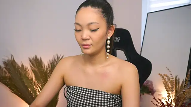 Peopleneedlove144 online show from January 20, 2025, 5:15 am