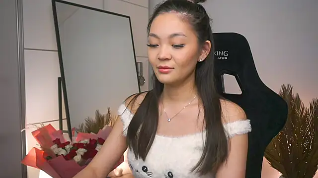 Peopleneedlove144 online show from February 1, 2025, 1:30 pm