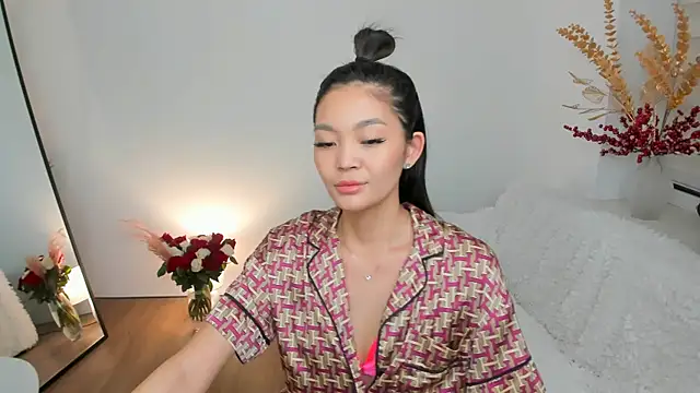 Peopleneedlove144 online show from February 4, 2025, 3:15 pm