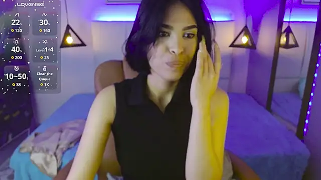 Snapshot of AlessiaVal_ chatting on January 24, 2025, 12:31 pm AlessiaVal online show from January 24, 2025, 12:31 pm