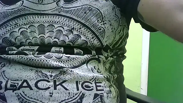 Snapshot of loganwolverine02 chatting on February 4, 2025, 2:32 pm loganwolverine02 online show from February 4, 2025, 2:32 pm