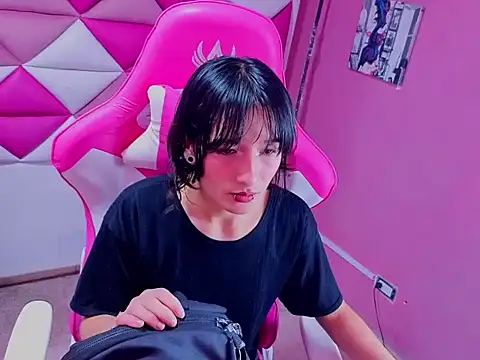 Snapshot of Danny_Face chatting on September 10, 2025, 1:22 pm Danny Face online show from September 10, 2025, 1:22 pm