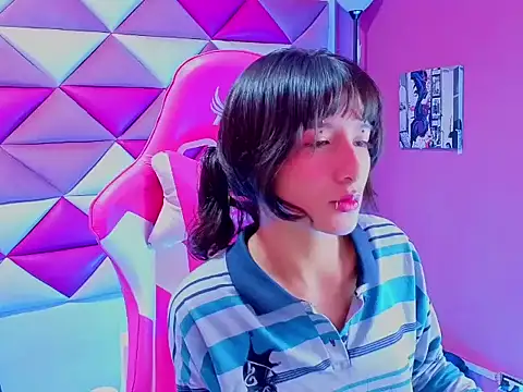 Snapshot of Danny_Face chatting on October 3, 2025, 1:52 pm Danny Face online show from October 3, 2025, 1:52 pm