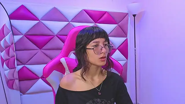 Snapshot of Danny_Face chatting on November 24, 2025, 1:33 pm Danny Face online show from November 24, 2025, 1:33 pm