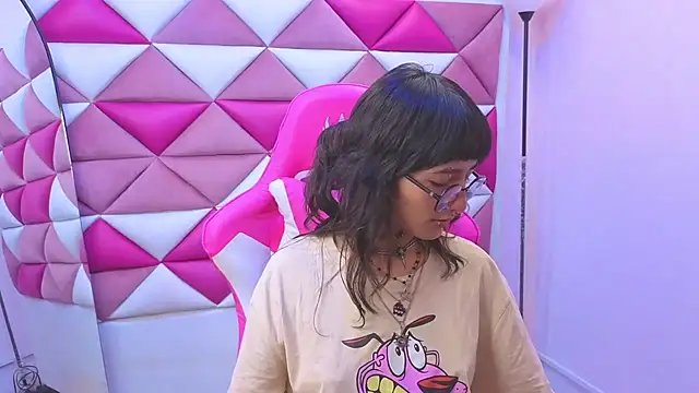 Snapshot of Danny_Face chatting on November 27, 2025, 2:08 pm Danny Face online show from November 27, 2025, 2:08 pm