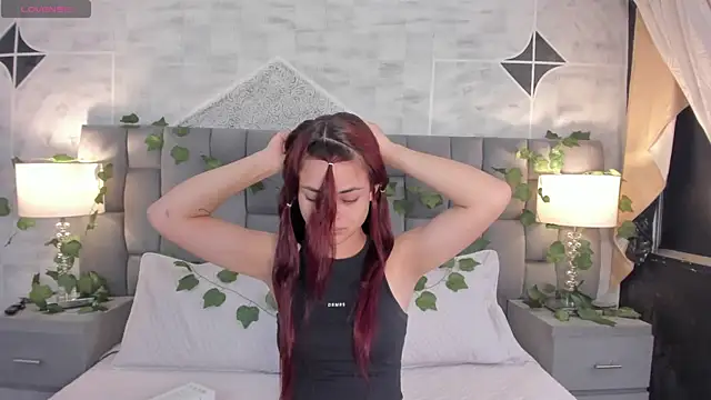 Snapshot of HannaRhodes chatting on January 27, 2025, 1:09 pm HannaRhodes online show from January 27, 2025, 1:09 pm