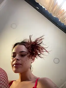 Snapshot of HannaRhodes chatting on February 14, 2025, 1:29 pm HannaRhodes online show from February 14, 2025, 1:29 pm