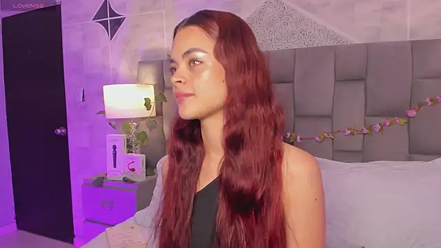 Snapshot of HannaRhodes chatting on February 27, 2025, 2:00 pm HannaRhodes online show from February 27, 2025, 2:00 pm