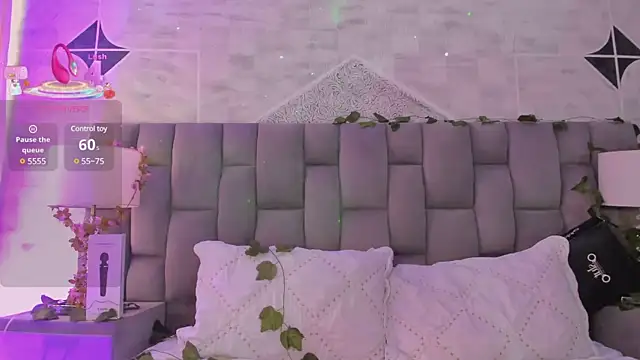 Snapshot of HannaRhodes chatting on March 15, 2025, 2:01 pm HannaRhodes online show from March 15, 2025, 2:01 pm