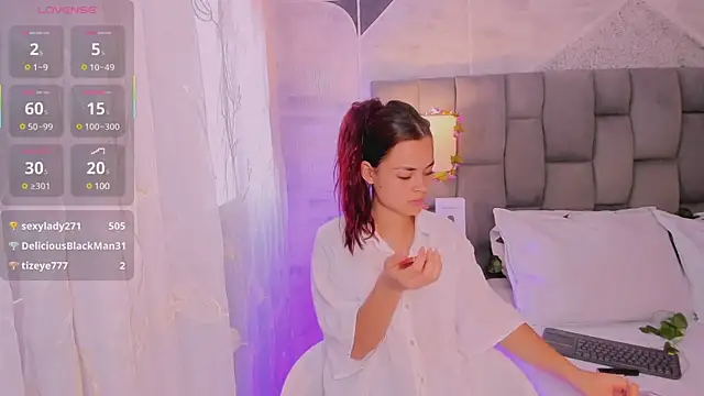 Snapshot of HannaRhodes chatting on March 21, 2025, 1:56 pm HannaRhodes online show from March 21, 2025, 1:56 pm