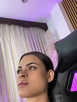 Snapshot of HannaRhodes chatting on September 12, 2025, 1:33 pm HannaRhodes online show from September 12, 2025, 1:33 pm