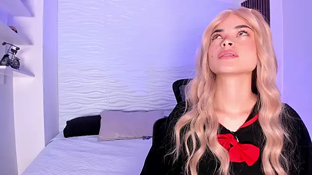 Snapshot of HannaRhodes chatting on September 17, 2025, 2:19 pm HannaRhodes online show from September 17, 2025, 2:19 pm