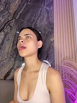 Snapshot of HannaRhodes chatting on September 18, 2025, 1:24 pm HannaRhodes online show from September 18, 2025, 1:24 pm