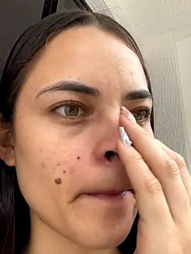 Snapshot of HannaRhodes chatting on October 4, 2025, 1:42 pm HannaRhodes online show from October 4, 2025, 1:42 pm