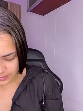 Snapshot of HannaRhodes chatting on October 27, 2025, 2:10 pm HannaRhodes online show from October 27, 2025, 2:10 pm