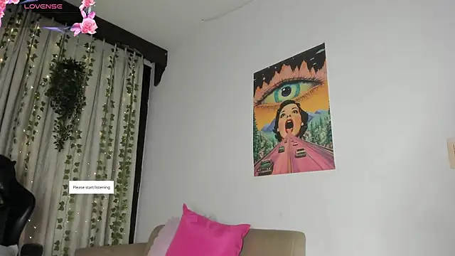 Snapshot of HannaRhodes chatting on November 22, 2025, 11:20 am HannaRhodes online show from November 22, 2025, 11:20 am