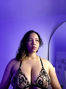 MadelineBenet online show from November 15, 2025, 3:37 am