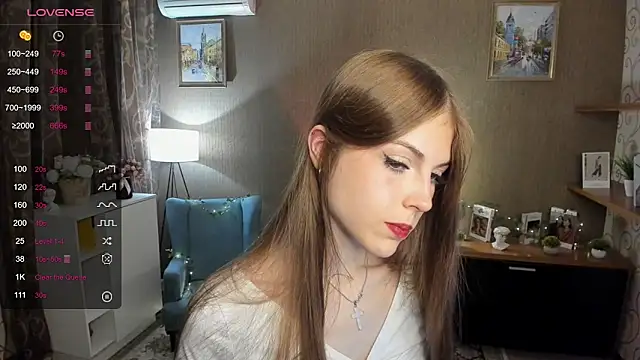 Snapshot of DarleneHatt chatting on September 24, 2025, 11:08 pm DarleneHatt online show from September 24, 2025, 11:08 pm