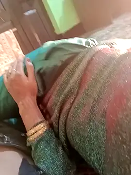 Snapshot of QUEEN-X-CPL chatting on January 24, 2025, 5:42 pm QUEEN-X-CPL online show from January 24, 2025, 5:42 pm