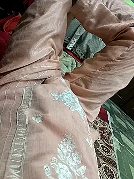 Snapshot of QUEEN-X-CPL chatting on February 25, 2025, 8:41 pm QUEEN-X-CPL online show from February 25, 2025, 8:41 pm