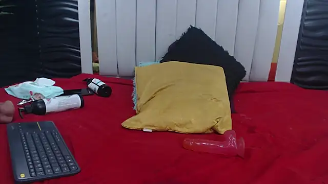 Snapshot of Melody_Megann chatting on March 18, 2025, 11:52 am Melody Megann online show from March 18, 2025, 11:52 am