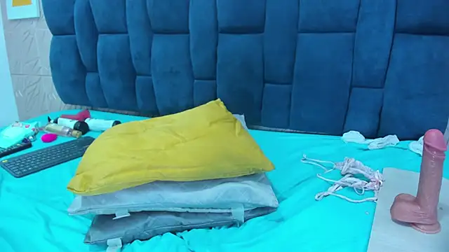 Snapshot of Melody_Megann chatting on March 20, 2025, 1:57 am Melody Megann online show from March 20, 2025, 1:57 am