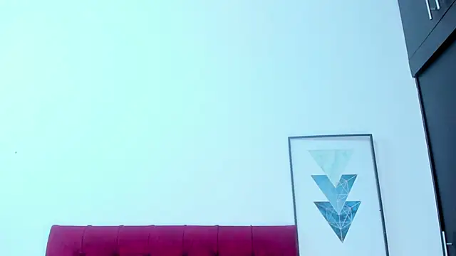 Snapshot of Melody_Megann chatting on December 4, 2025, 11:08 am Melody Megann online show from December 4, 2025, 11:08 am