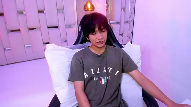 Snapshot of Eriol_ chatting on September 24, 2025, 12:19 pm Eriol online show from September 24, 2025, 12:19 pm