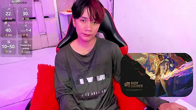 Snapshot of Eriol_ chatting on October 8, 2025, 11:52 am Eriol online show from October 8, 2025, 11:52 am