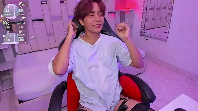 Snapshot of Eriol_ chatting on November 5, 2025, 12:05 pm Eriol online show from November 5, 2025, 12:05 pm