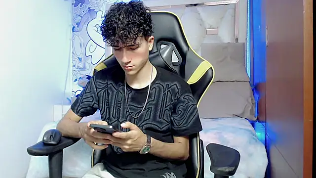 johnny cagee online show from October 26, 2025, 3:56 am