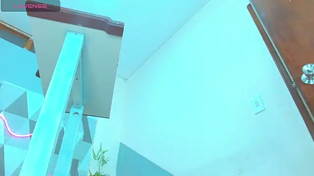 Snapshot of Michellcockxxx chatting on March 11, 2025, 11:12 am Michellcockxxx online show from March 11, 2025, 11:12 am