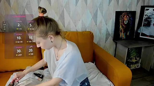 Snapshot of Michelle_Blond chatting on March 17, 2025, 7:02 am Michelle Blond online show from March 17, 2025, 7:02 am