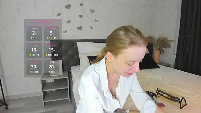 Snapshot of Michelle_Blond chatting on March 21, 2025, 7:22 am Michelle Blond online show from March 21, 2025, 7:22 am