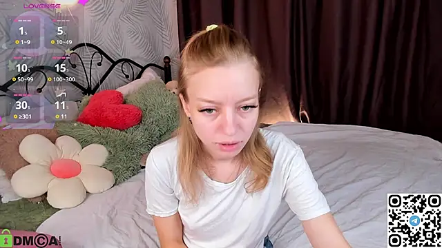 Snapshot of Michelle_Blond chatting on September 13, 2025, 7:41 am Michelle Blond online show from September 13, 2025, 7:41 am