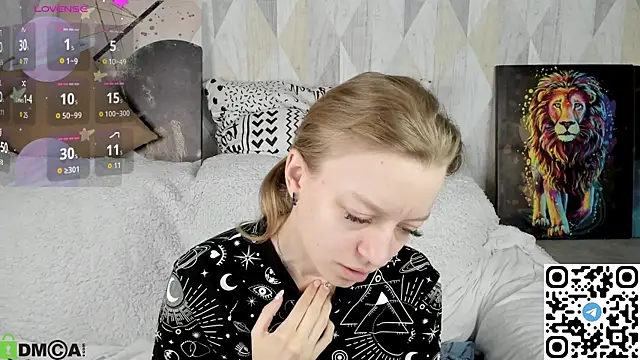 Snapshot of Michelle_Blond chatting on October 4, 2025, 8:12 am Michelle Blond online show from October 4, 2025, 8:12 am